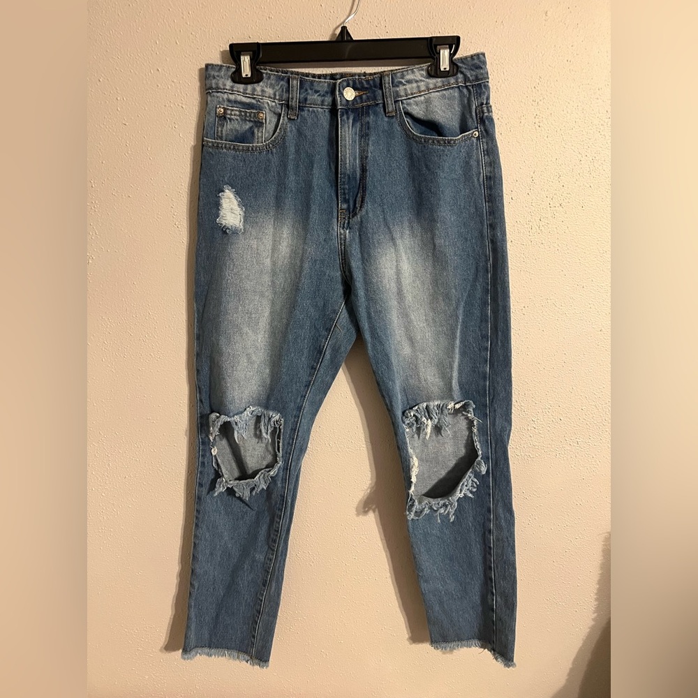 PRETTY LITTLE THING MOM JEANS